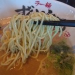 ラー麺 ずんどう屋 - 麺　ちぢれ麺