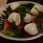 アランジャルシ - 前菜(水牛ﾓｯﾂｧﾚﾗのｶﾌﾟﾚｰｾﾞ)(2016.4)