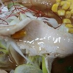 にぼしまじん - 2種のチャーシュー！
      歯ごたえある方