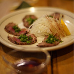 ひょっと子 - 東伯産和牛肉のたたき