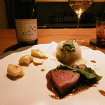 リョウリヤ ステファン パンテル - 白ボトルと猪のロースト