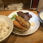 gyuutanyakiyamajou - 牛タン焼きとカキフライ定食@1,350円