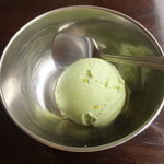 カーン・ケバブ・ビリヤニ - ピスタチオのアイスクリーム
      