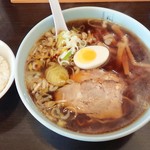 三代目 月見軒 - 醤油ラーメン 麺硬め（2015/10/19）