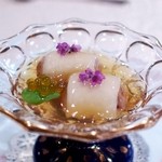 トゥ・ラ・ジョア - 和牛のリエットは求肥がお菓子の様な食感に、八角の香りもアクセント