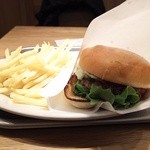 アボカドわさびバーガー、ポテト