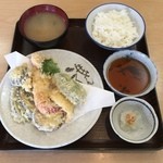 味の二幸 - 天ぷら定食、1500円です。