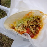 馬事公苑 売店 - タコス￥400、おなか膨れる。（2016 桜まつり）