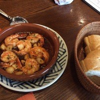 sangria 青山店 - エビのアヒージョ