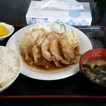 お食事処 たくみ - しょうが焼き定食(600円)です。