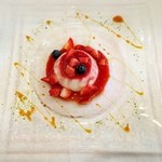 レストラン＆カフェ ラ・ヴィータ - 苺のパンナコッタ
