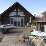 当別 風の丘 - 窓から出てテラスを眺めてみます。