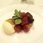 北島亭 - 2016.04　本日のタルト：イチゴのタルト