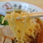 米屋 - 米屋・牛骨ラーメン 麺近影(2016.04)
