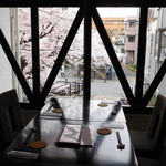 Restaurant μ - 二階腰からの眺め　桜満開です