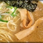 はまやラーメン - 油膜はります。