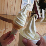 山中牧場 小樽店 - 牛乳ソフトクリーム(小サイズ) ￥210