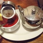 マザームーンカフェ - セットのドリンク（ホットの紅茶）