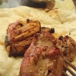 印度料理シタール - タンドーリチキン～シタールに行ったら必ず食べます！香ばしくて最高です♪
      期間限定でタンドーリ・シュリンプも復活してくれないかなぁ～♪海老好きには忘れられない味