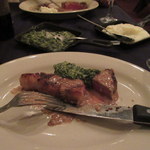 Ray's The Steaks - ロックフォールソースステーキ、これも半分。