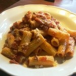 「トルティリオーニのボロネーゼ、ミートソース」のアップ