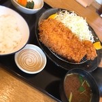 とんかつ武信 - ロースかつ膳２１０ｇ２０００円＋クリームコロッケ２００円