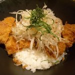 かつ玄 - 香味塩かつ丼のアップ