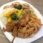 Night Markets & Food Court - パッタイや串焼、カレーをゴロゴロと