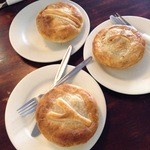 Meldrum's Pies In Paradise - サテPIE、ベジPIE、カレーPIE