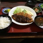 東乃里 - 味噌カツ定食