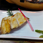 Kani No Yado Kimpachi - 夕食（カレイの焼き物）（２０１６年４月）