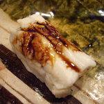 寿司一 - 穴子(煮つめ)。