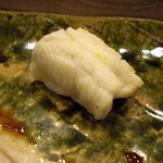 寿司一 - 穴子(柚子と塩)。