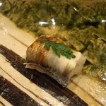 寿司一 - 穴子(第二の煮つめと山椒)。