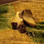 寿司一 - 蒸したての鮑。