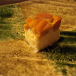 寿司一 - 蟹身と雲丹を蒸したもの。