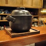 ふじ原 - しばらく土鍋で蒸らします