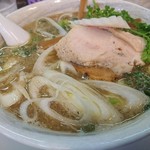 黒船 - 鶏チャーシューはスパイシーな味付けで柔らかいです