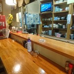 山 - カウンター席に座りました