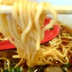 らぁめん シフク - らぁめんシフク 醤油ラーメン 麺リフト fromグリーンロール