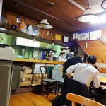 ラム - 厨房側を臨む