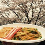 上海生煎包 - バンバンジー冷しラーメンと桜