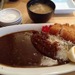 ポンチ軒 - カツと特製カレー（ライス少なめでオーダー）