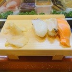 中鮨 - サーモン、ツブ貝、タコ
