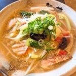 越後秘蔵麺　無尽蔵  - 野菜塩らーめん(831円)