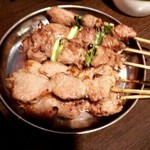 四文屋 - モツ焼き