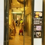 カーディナス・ギンザ - お店に行く出入口