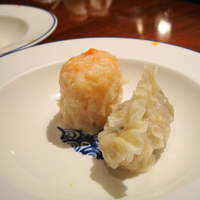 萬珍樓 本店 - 彩り点心（海老のシュウマイ・フカヒレ蒸し海老）