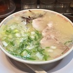 元祖 名島亭 - ラー博は俺の社員食堂。  築炉釜出しとんこつラーメソ！  今日もベタカタで。ねぎプリタツでウレシイ。あっさり、しかし、旨味しっかり。イイね！