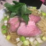 麺工 小烏丸 - 合鴨ベースを白醤油で仕上げた白そば、800円也